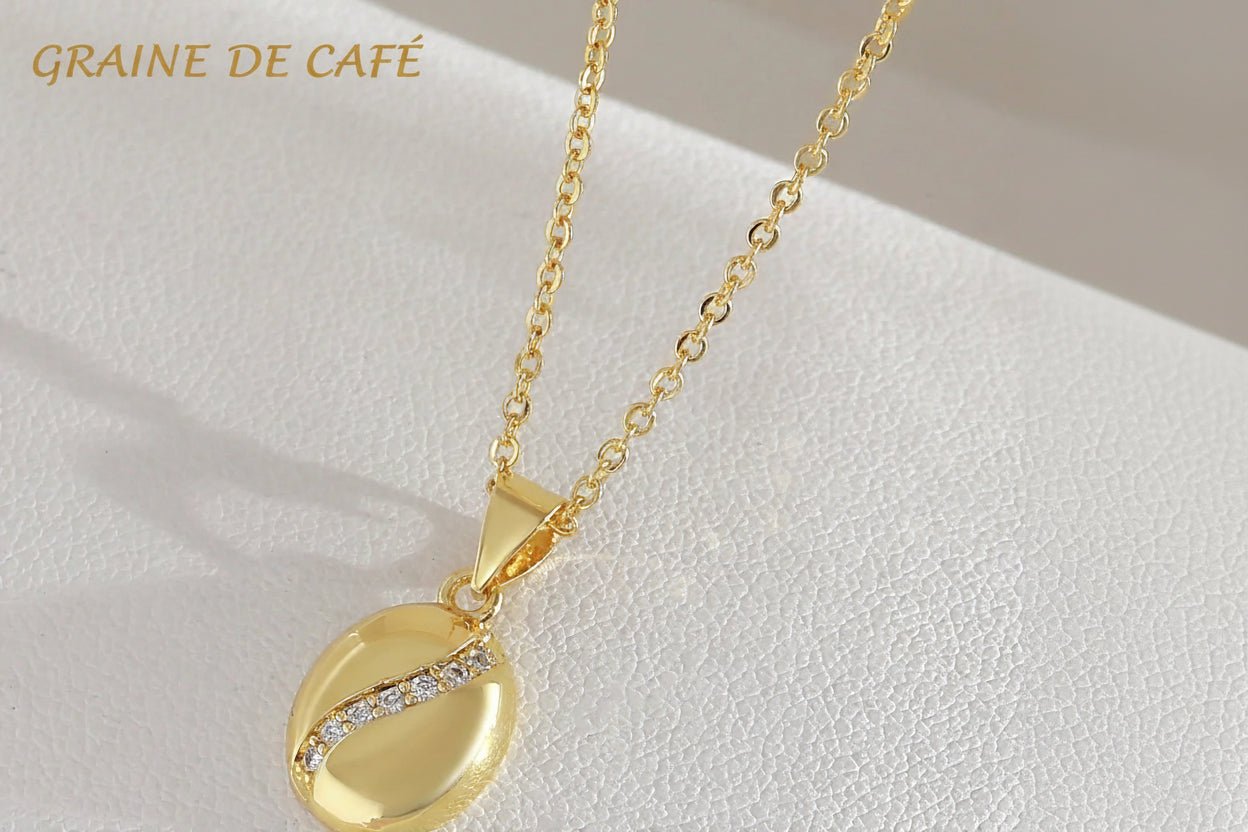 Collier Pendentif Grain de Café – Chaîne Fine Plaquée Or 22K Femme - Bijou Graine de Café - Colliergrainedecafe.fr